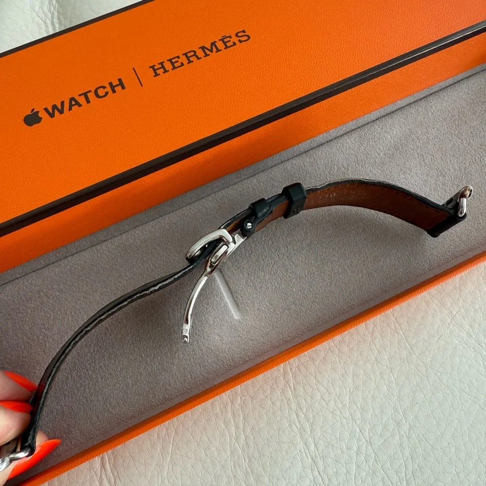 Hermès Black Leather 45mm Watch Strap with Silver Clasp - Picture 5 of 7